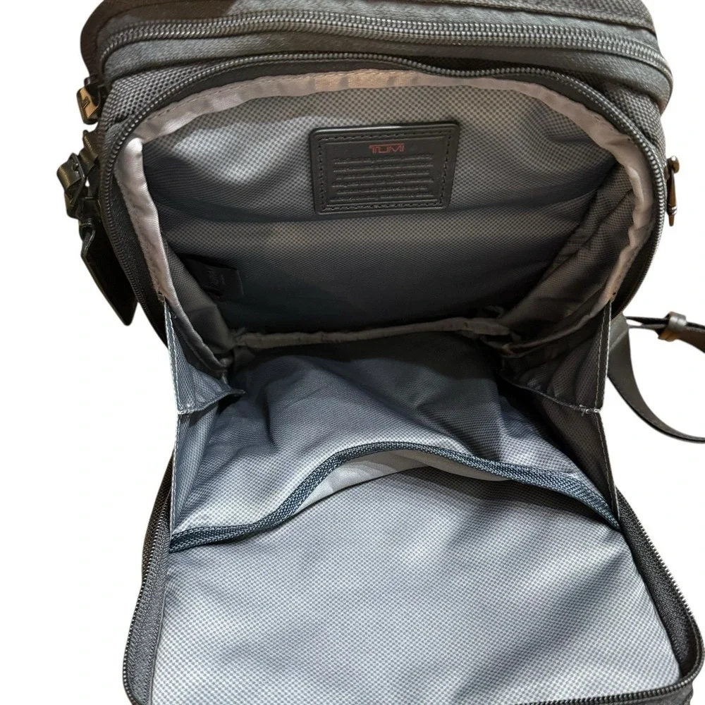 Tumi Alpha 3 Pocket Bag Small Black Ballistic Nylon‎ Crossbody 117345-1041